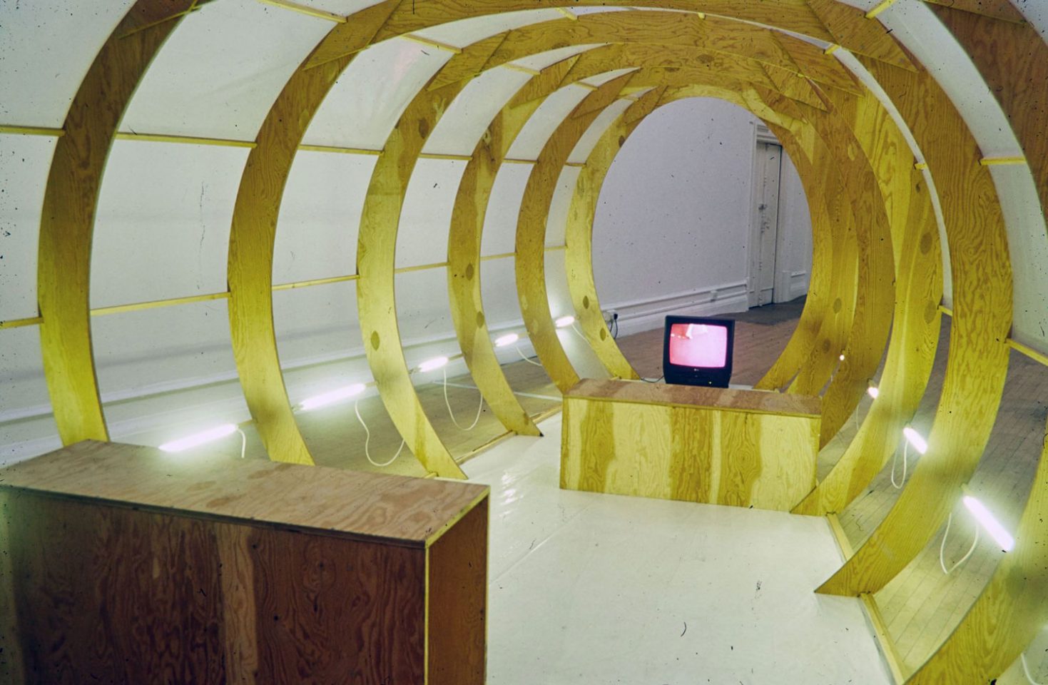 Installation view of the 2001 exhibition Urban Nomads.

