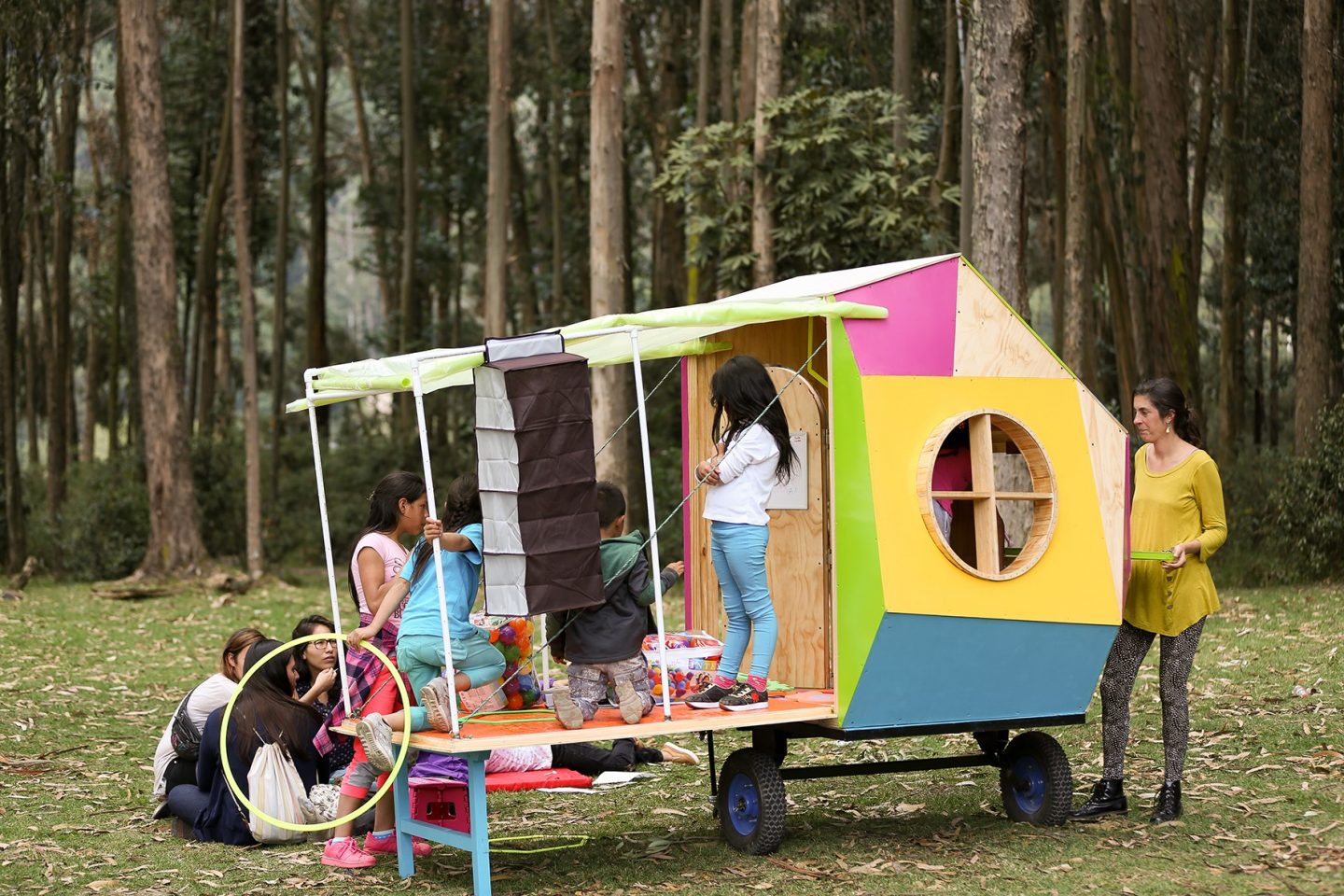 Angelica Teuta Emotional Architecture workshop with children building a structure in the woods