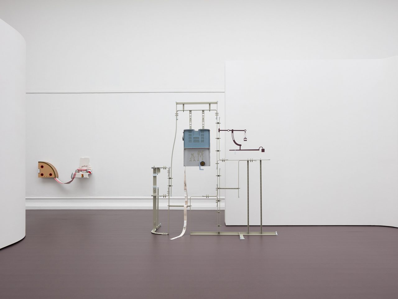 Magali Reus, left: Sentinel (Vesuvio), 2017, right: Hwael (The Flat), 2017
As mist, description, South London Gallery, 2018.
