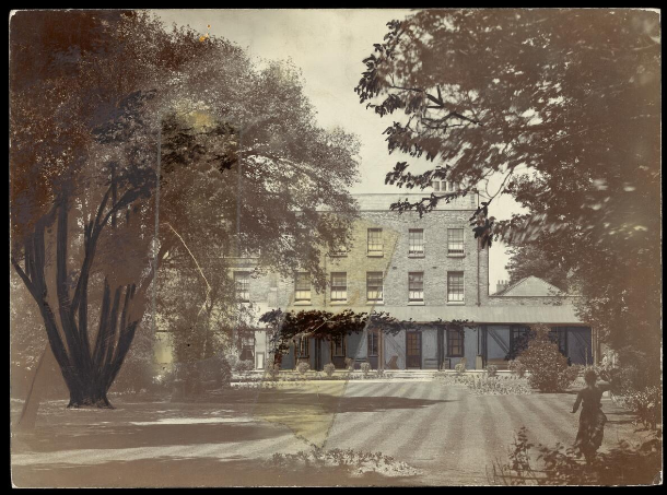 <p>Photograph of Camberwell House Asylum grounds. Wellcome Library (ref: RCPSYCHX1/6)</p>
