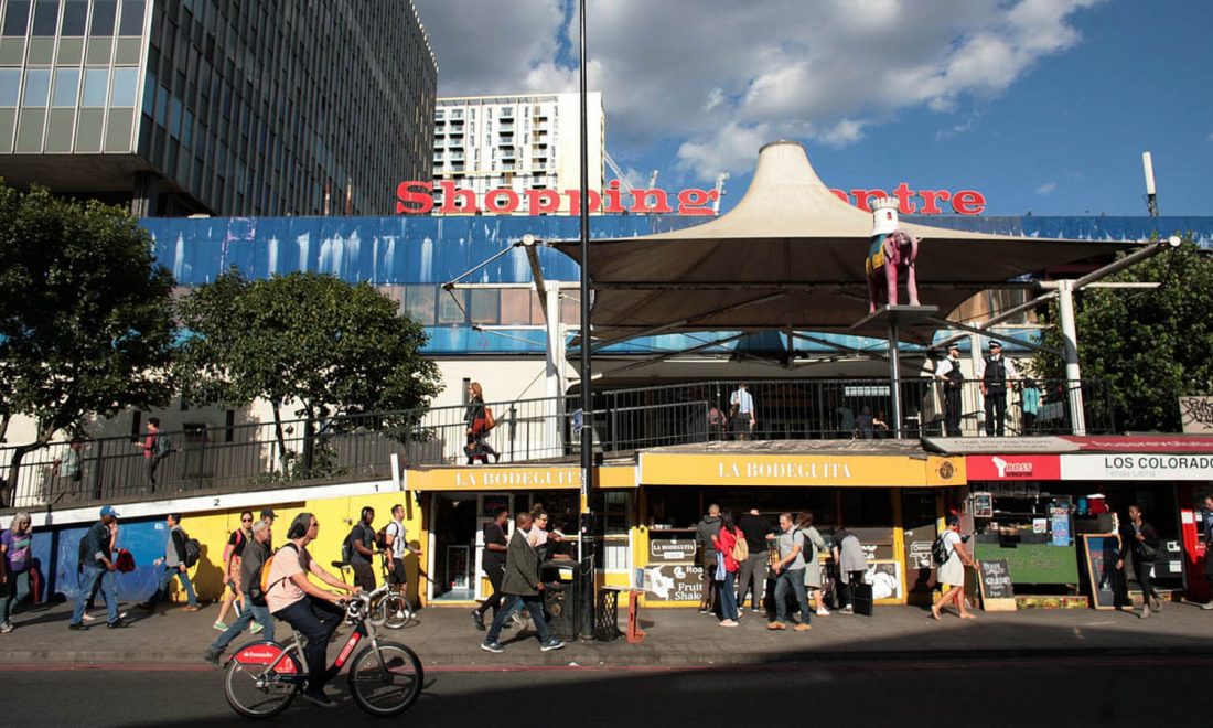 <p>Elephant and Castle shopping centre</p>
